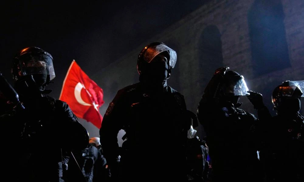Τουρκία: Συνελήφθη Σουηδός δημοσιογράφος στην Κωνσταντινούπολη
